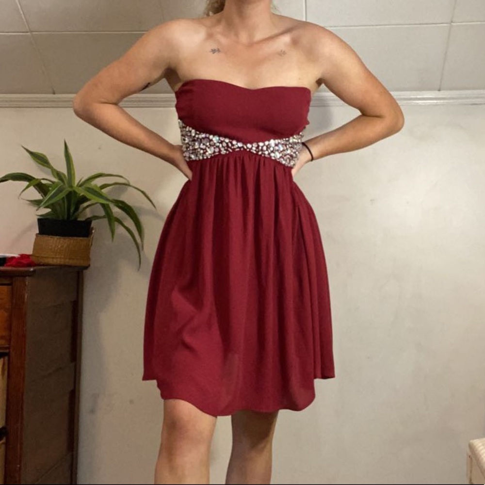 Red strapless formal dress